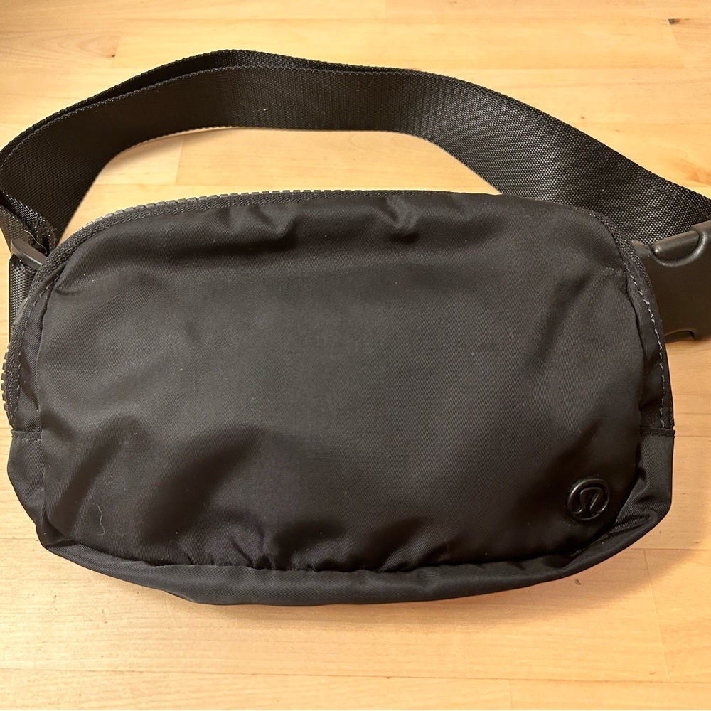 Lululemon Athletica Fannypack